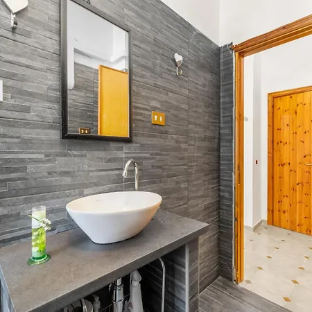 Aventino 펜션 *